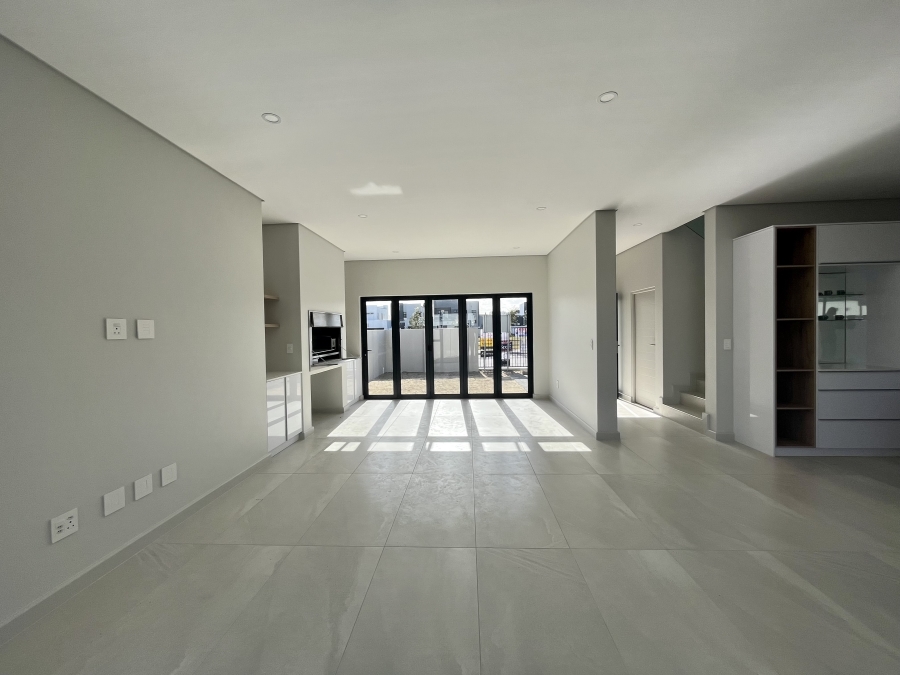 4 Bedroom Property for Sale in Sandown Western Cape